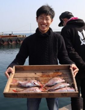 魚英