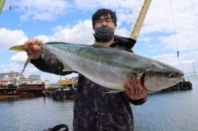 魚英