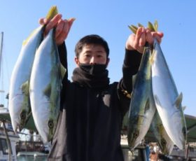 魚英