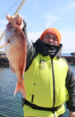 魚英