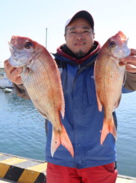 魚英
