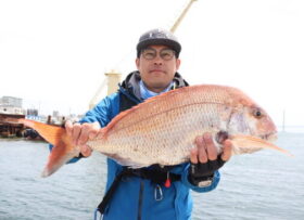 魚英
