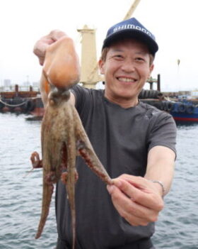 魚英