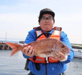 魚英