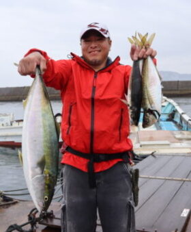 魚英