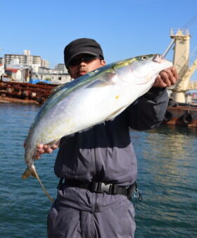 魚英