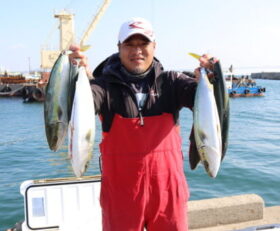 魚英