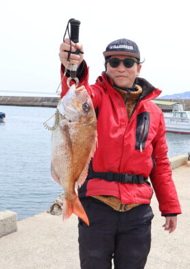魚英