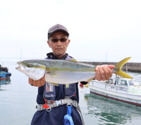 魚英