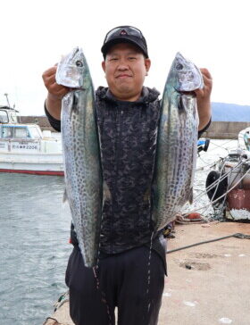 魚英